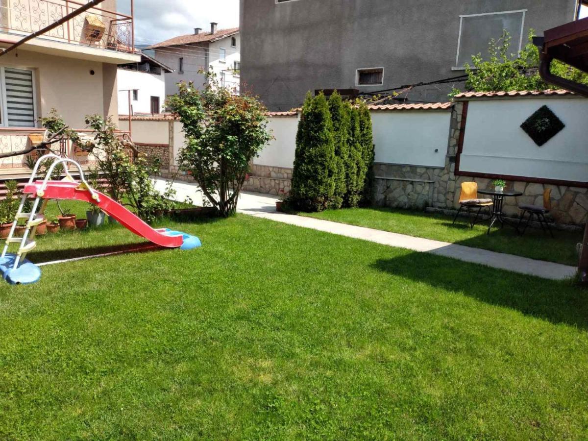 Holiday Guest House Kemo 사파레바바냐 외부 사진